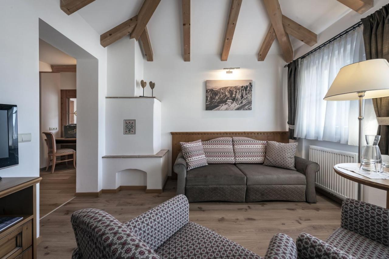 Hotel Dosses Tires Kültér fotó