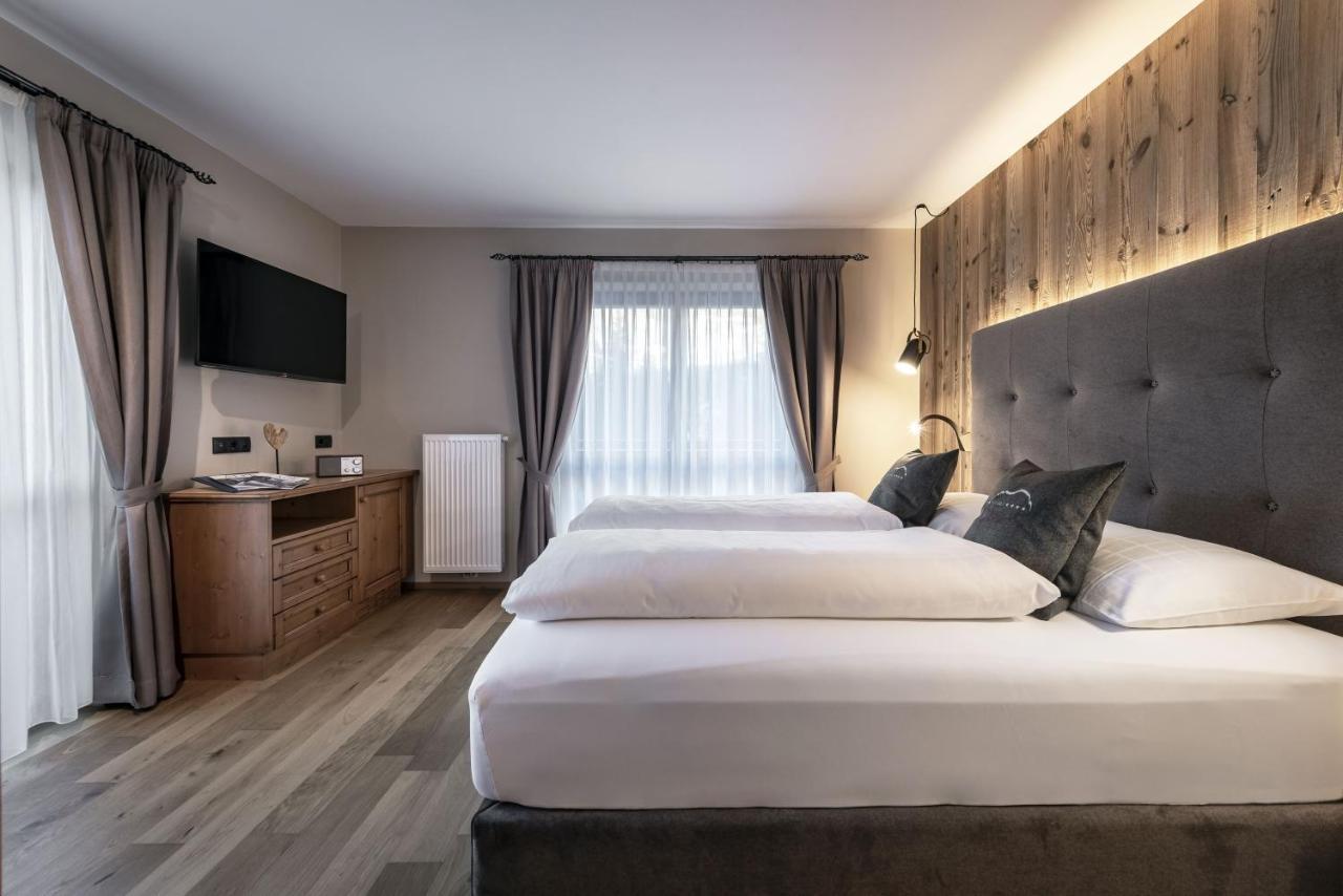 Hotel Dosses Tires Kültér fotó
